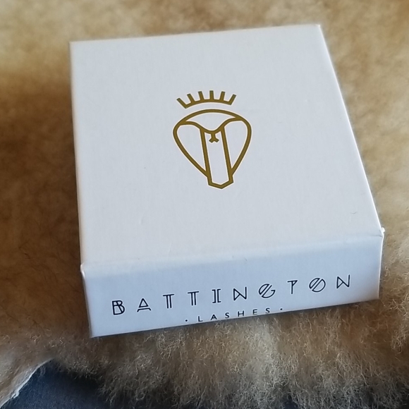 Battington Monroe Silk Lashes - Picture 2 of 3